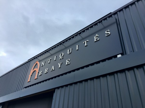 SIGNALÉTIQUE & ENSEIGNES : Enseigne lettres découpées à Saint-Malo