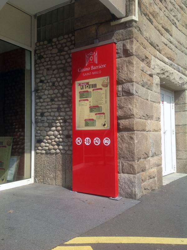 SIGNALÉTIQUE & ENSEIGNES : Totems à Saint-Malo