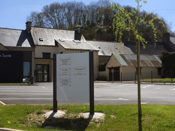 SIGNALÉTIQUE & ENSEIGNES : Totems à Saint-Malo